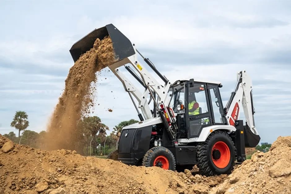 Bobcat B900 Backhoe Loader Bobcat B900 Backhoe Loader - Image 1