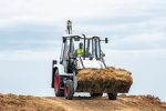 Bobcat B900 Backhoe Loader - Image 2